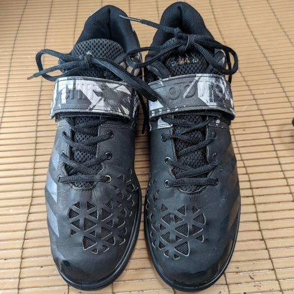 Adidas Powerlift 5 weightlifting shoes. Men's sz 12.VERSATILE WEIGHTLIFTING SH